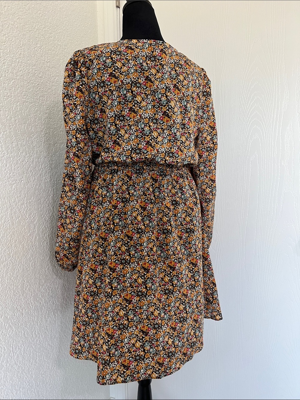 Cupshe Floral Long-Sleeve V-Neck Mini Dress in Mustard Multi - Picture 5 of 6